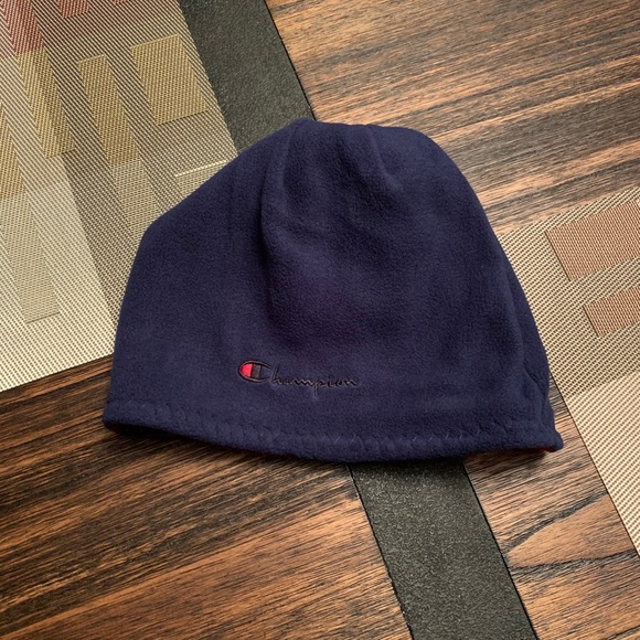 Brand new Champion Reversible beanie - Picture 2 of 2
